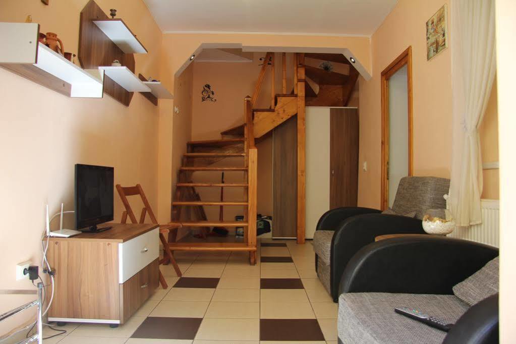 Apartament Simon Брашов Екстериор снимка